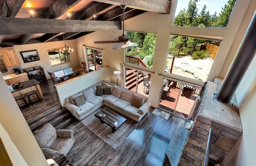 Montgomery Estates House | Stylish Cabin with Deck, Fireplace, Near Heavenly