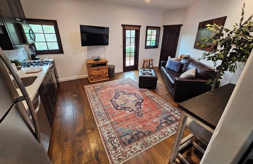 East Canyon Cottage | Stylish Casita In Escondido