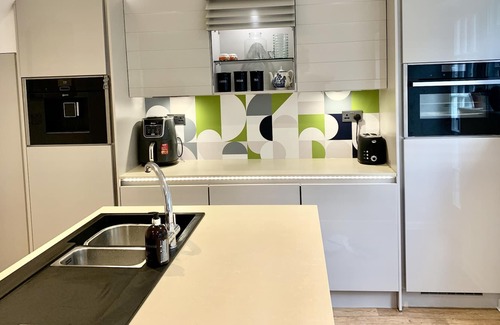 Warwick House | Stylish Central House Next To Warwick Castle