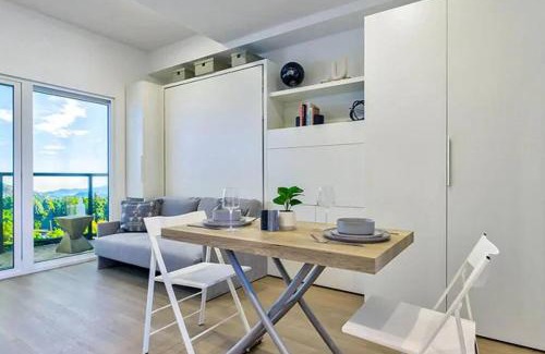 Central Okanagan Apartment | Stylish & Central TOP FLOOR suite in Kelowna