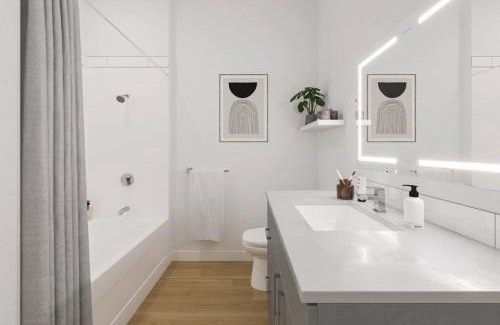 Central Okanagan Apartment | Stylish & Central TOP FLOOR suite in Kelowna