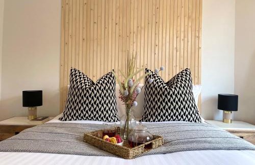 Perth Apartment | Stylish & Chic Central Apartment with Hot Tub