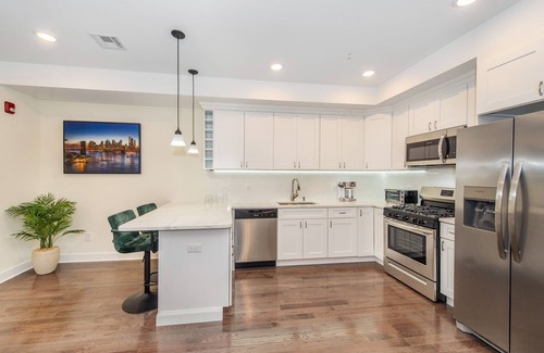 North Bergen House | Stylish Chic Condo NYC@Fingertips-B-