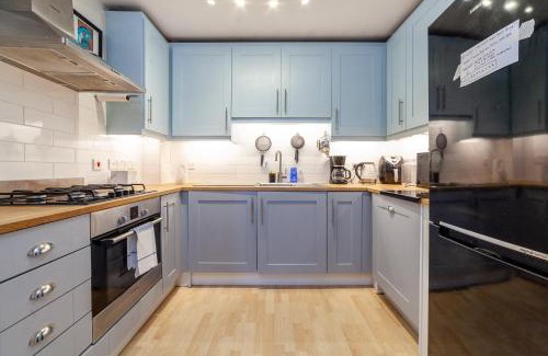 Peckham Apartment | Stylish Chic Retreat: 1-bed, Near Canary Wharf
