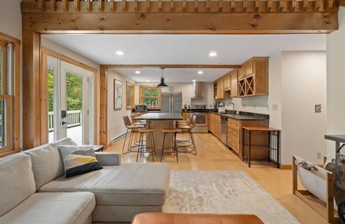 Wilmington House | Stylish Chimney Hill Home - Close to Mt. Snow!