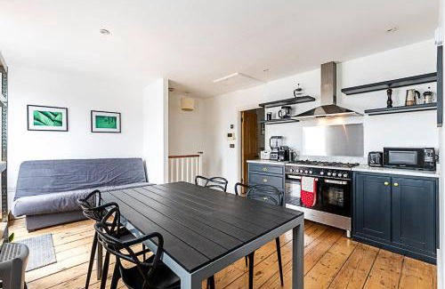 Chiswick Apartment | Stylish Chiswick Apartment with a Private Terrace