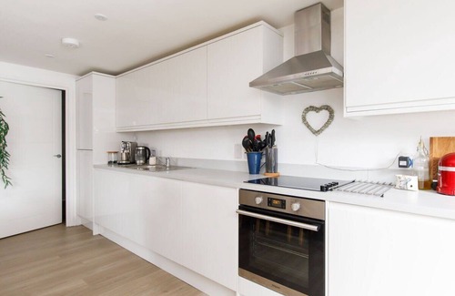 Chichester Apartment | Stylish City Centre Apartment with Sauna