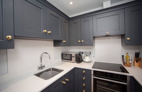 Bath City Centre Apartment | Stylish City Centre Apartment (MSB)
