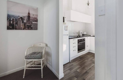 New Plymouth Apartment | Stylish City Pad in New Plymouth