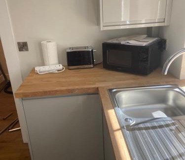 Long Eaton Apartment | Stylish City Unit 4Bd Nottingham