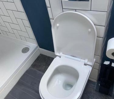 Long Eaton Apartment | Stylish City Unit 4Bd Nottingham