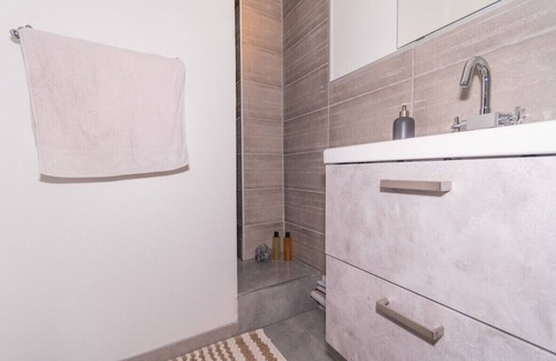 Puttelange-aux-Lacs Apartment | Stylish Classic Room