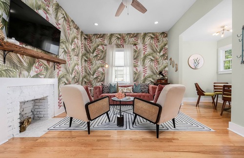 Old East Hill House | Stylish CLEAN 2bed/2bath located downtown Pensacola/10 mins to the beach