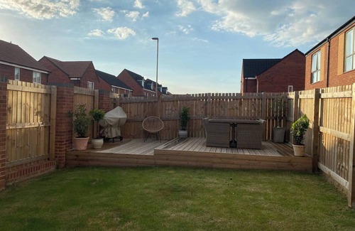 Giltbrook House | Stylish, clean, close to M1, office space, city centre 15 minutes drive.