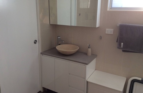 Bardwell Valley Apartment | Stylish, close to Airport and St George Hospital