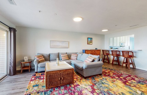 Ocean View House | Stylish coastal gem with amazing river & bay views - steps to sandy beach