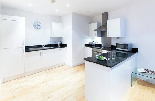 Watford Hotel | Stylish Comfort Meets Prime Location at Apartment 11 Clarendon Lofts Watford