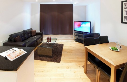 Watford Hotel | Stylish Comfort Meets Prime Location at Apartment 11 Clarendon Lofts Watford