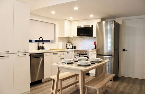 Knight Apartment | Stylish Comfort Parkside
