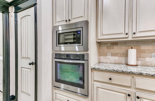 Edmond House | Stylish Comfort with Family-Friendly Amenities!