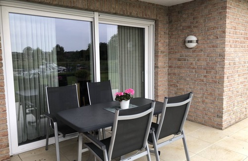 Haren Apartment | Stylish, comfortable holiday home - right on the idyllic marina - Pier 30
