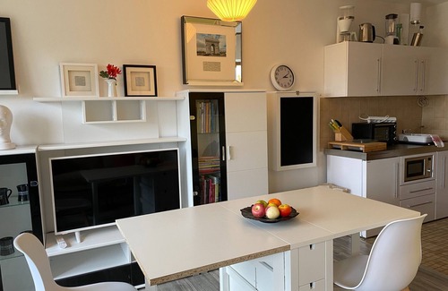 Vohenstrauss Apartment | Stylish, compact apartment in a green setting