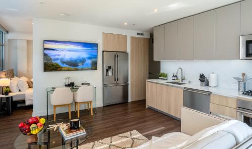 Downtown Apartment | Stylish Condo By The Beach