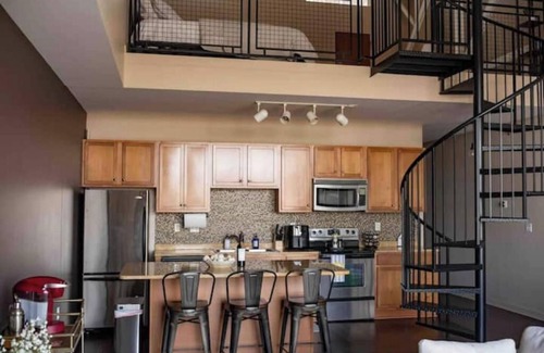 Sandusky House | Stylish Condo Downtown Sandusky