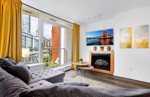 Crosstown Apartment | Stylish Condo in Downtown