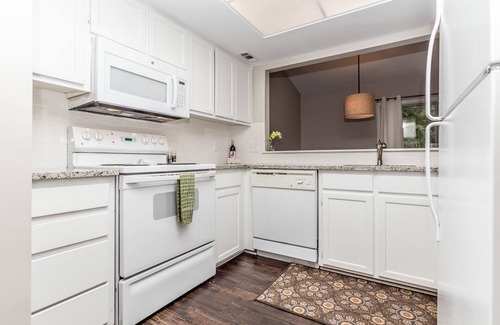 Charlotte Condo | Stylish Condo near Southpark and Ballantyne
