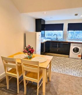 Bexhill-on-Sea Apartment | Stylish Condo on Victorian Seafront, Voyagers Rest Bexhill