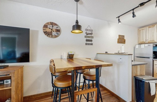 South Lake Tahoe Condo | Stylish Condo - Private Beach Access, Shared Hot Tub, Pools, Marina & Firepit