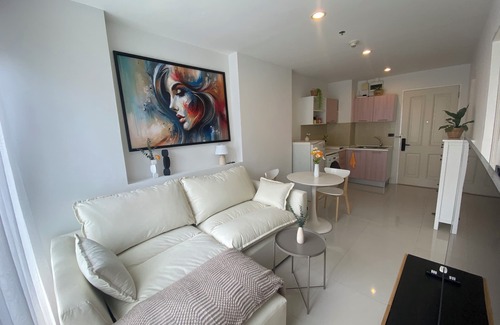 Makkasan Apartment | Stylish Condo w/Kingsize-Bett, Office-Setup & Pool @ MRT Rama9