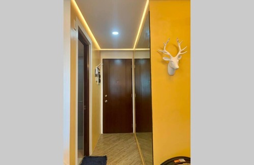 Muntinlupa Apartment | Stylish Condo with Netflix and FREE Pool Access