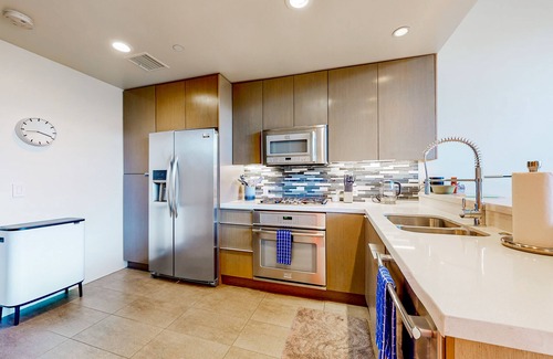 Palm Springs Condo | Stylish condo with amazing mountain view, pool, spa, outdoor kitchen, & patio
