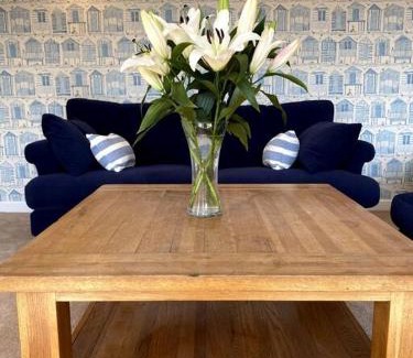 Herne Bay House | Stylish contemporary seaside holiday home with 5 bedrooms, sea view, parking and EV point