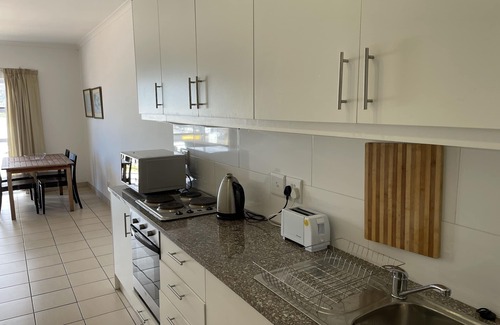 Kalk Bay Apartment | Stylish & Convenient Apartment 304
