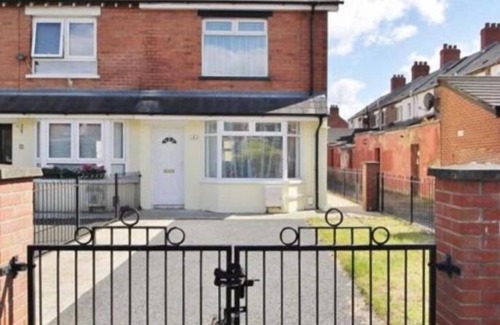 Belfast Apartment | Stylish & Convenient