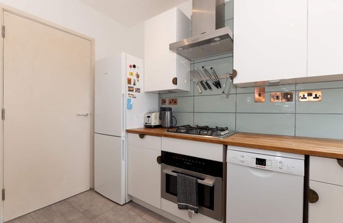 Mapesbury Apartment | Stylish & Cosy Apartment -10 Mins to Central London