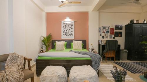 Hauz Khas Village Apartment | Stylish Cosy Bohemian Studio by HKV Fort. Romantic