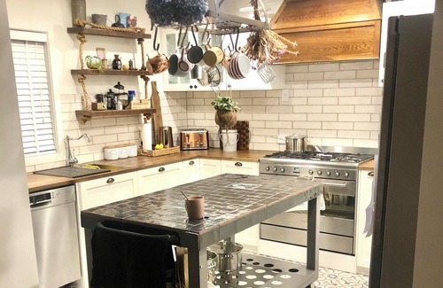 Bishopdale Cottage | Stylish cottage close 2 Airport