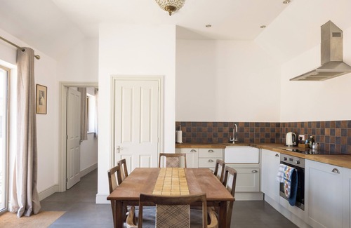 Croydon Cottage | Stylish cottage, courtyard views, countryside location, 20 mins to Cambridge