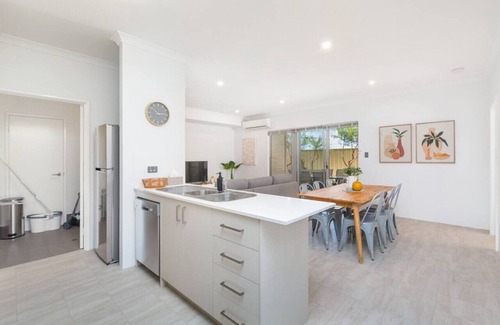 Beeliar House | Stylish cottage - escape the hustle & bustle!