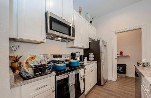 North Houston Apartment | Stylish Cottage in Gated Community with High-Speed Wi-Fi