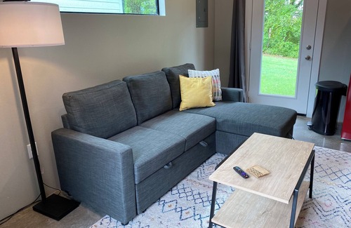 Mount Vernon Cottage | Stylish Cottage located in downtown Mount Vernon!