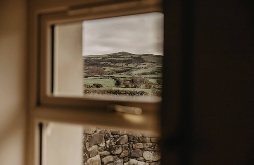 Dromore Cottage | Stylish Cottage with hot tub and gorgeous views