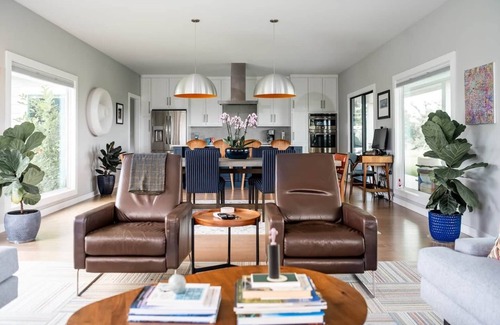 Burton House | Stylish Country Escape to Unwind & Relax | Blue Sky Acres