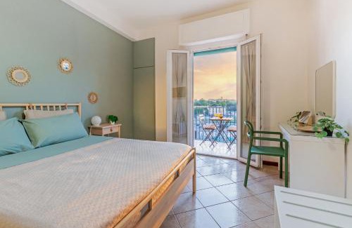 Universita House | Stylish & Cozy - 5 Star Location- Balcony - City View