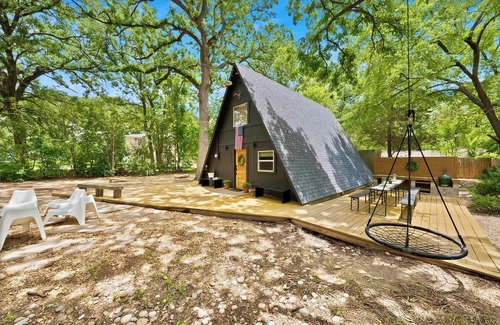 Cedar Creek Reservoir Cabin | Stylish, cozy A-Frame house just 1 block from Cedar Creek Lake.