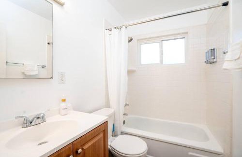Palmdale House | Stylish Cozy, Aesthetic, Stocked Kitchen, and Pet Friendly